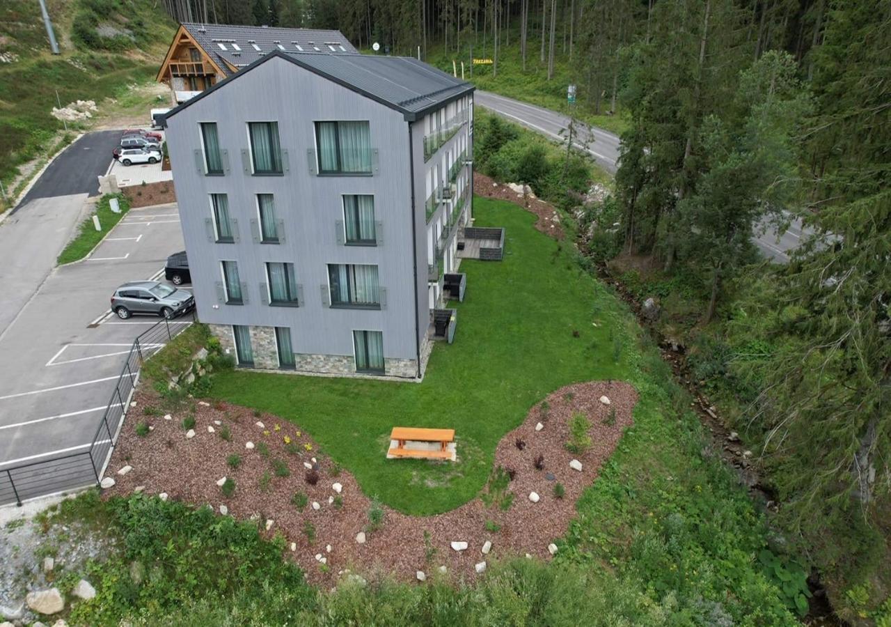 Apartmany Stiavnica & Durkova - Galeria Apartments Jasna Lucky デマノブスカ・ドリーナ エクステリア 写真